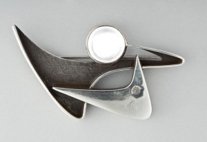Boomerang Pin by Margaret De Patta from c. 1946-57. Photo: 