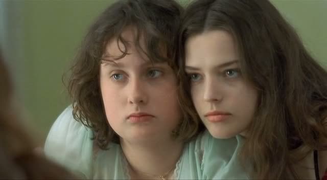 A scene from "Fat Girl"