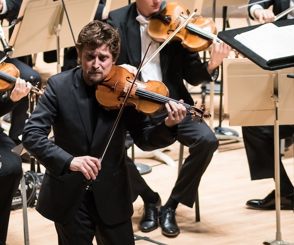 Christian Tetzlaff with the BSO and Andris Nelsons. Photo: Liza Voll.