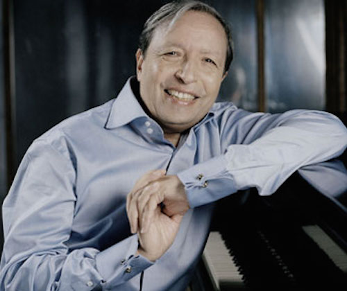 Pianist Murray Perahia performs with the Boston Symphony Orchestra. Photo: BSO