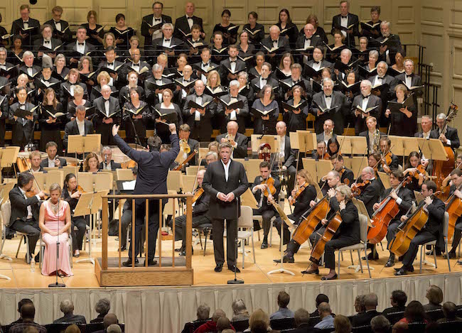 Thomas Hampson sings during the BSO's performance of Brahms' "A German Requiem." Photo:
