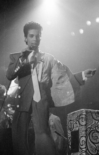 Prince performing in Brussells in 1986. Photo: Wiki Commons.